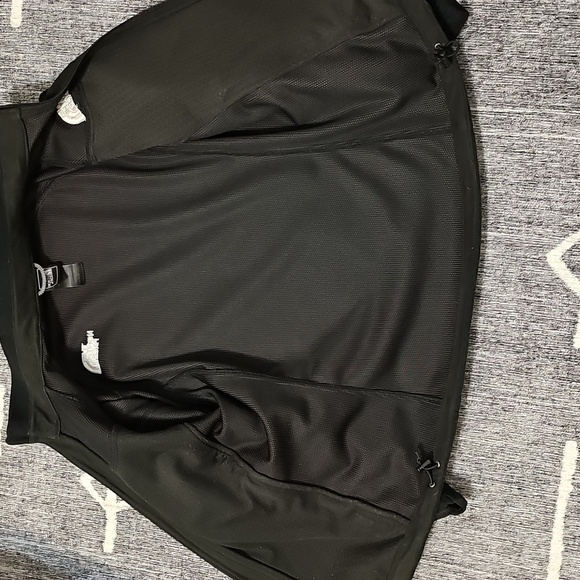 The North Face Women's Black Windwall Fleece Jacket - Picture 3 of 8